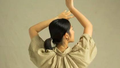 乌首都降半旗，得罪中方的泽连斯基，却要中方出头，外交部回应