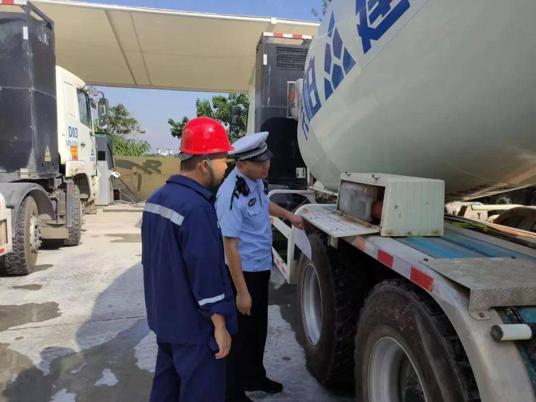 阎良交警：四项措施 护航中秋团圆路
