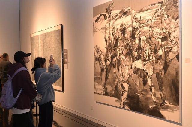 到郑州美术馆看新展喽！第十四届河南省美术作品展览综合画种作品展开幕