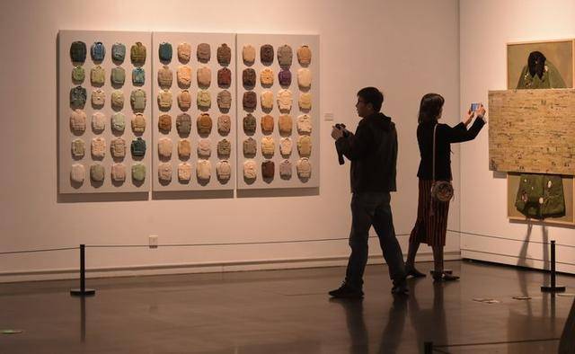 到郑州美术馆看新展喽！第十四届河南省美术作品展览综合画种作品展开幕