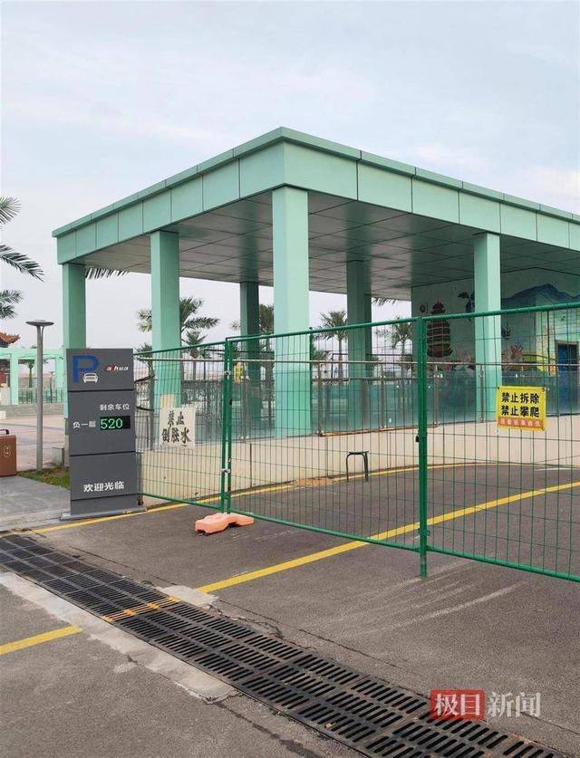 实探“山西清徐违规花上千万建景观”：剩100多棵仿真椰树已暂停拆移