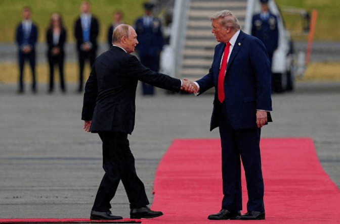 泽连斯基当着全世界的面，向中方喊出一句话，关键时刻，特朗普对俄态度大变，事情果然不简单