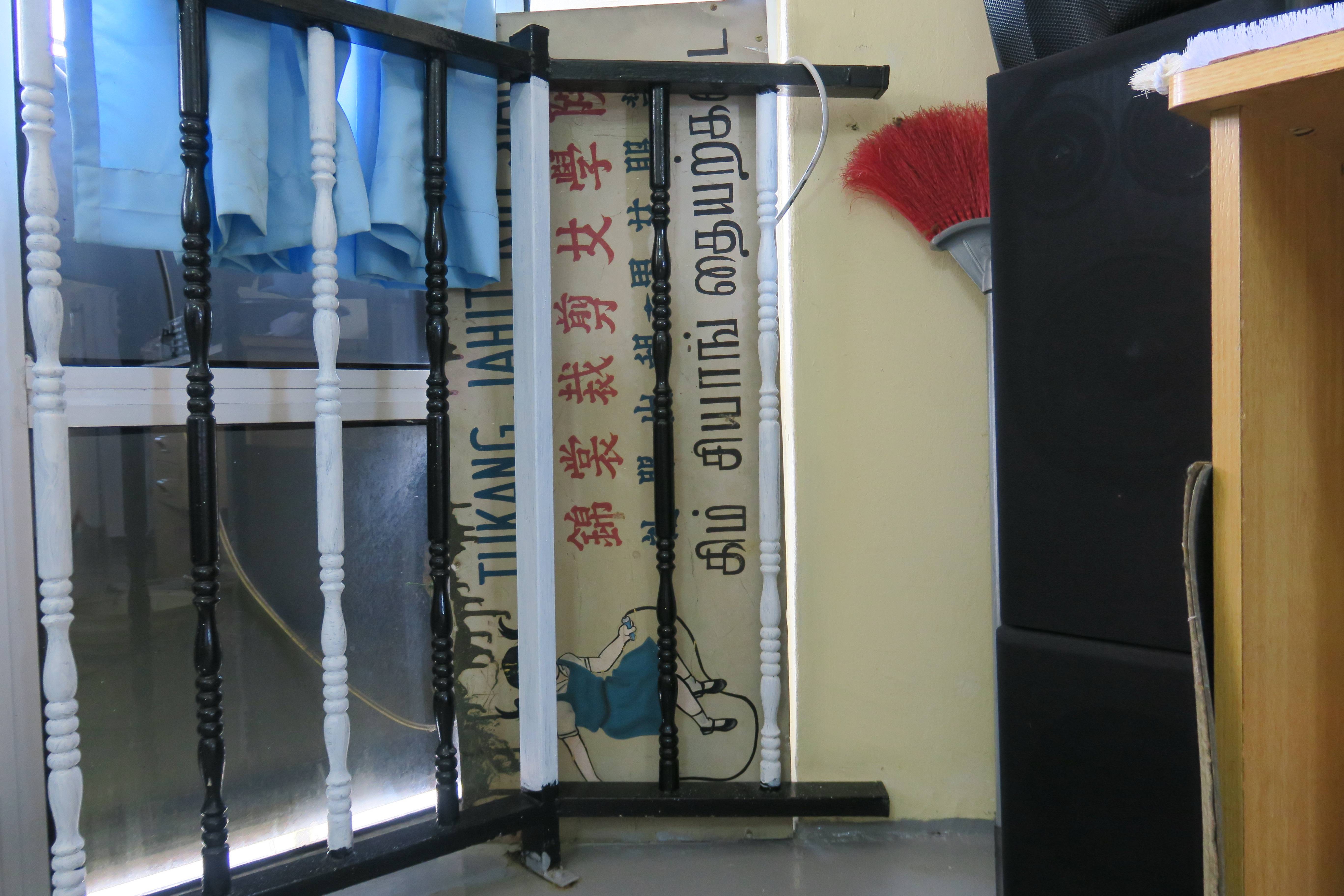 母亲葬礼上无名字 女儿写书为她“伸冤”