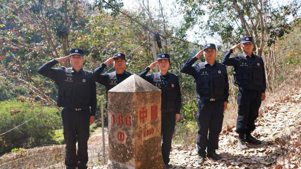 “看到妈妈46个未接来电，心像被重锤击中”