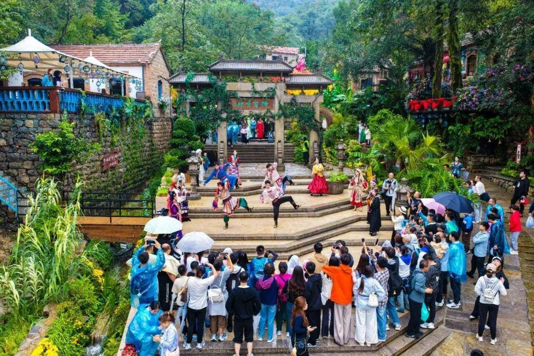 淄博凉了？记者实探：烧烤店“下午5点就排队，凌晨2点才收摊”