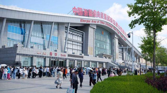 领航定向驾驭发展全局——习近平经济思想引领新时代经济工作述评之一